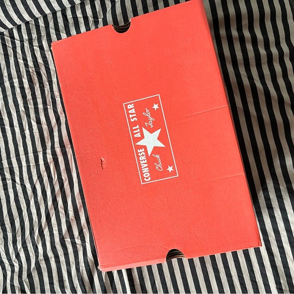 AVAILABLE - BNIB Converse Chuck 70s - Washed Gray/Black - Picture 5 of 7